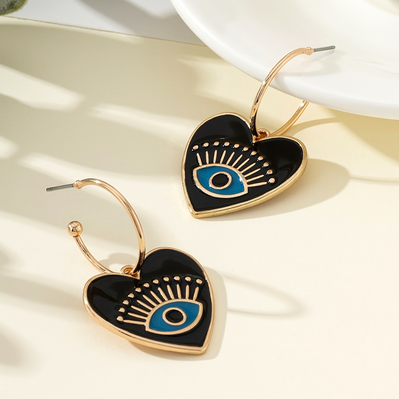 Heart Shape Eye Dangle Earrings Female Gift